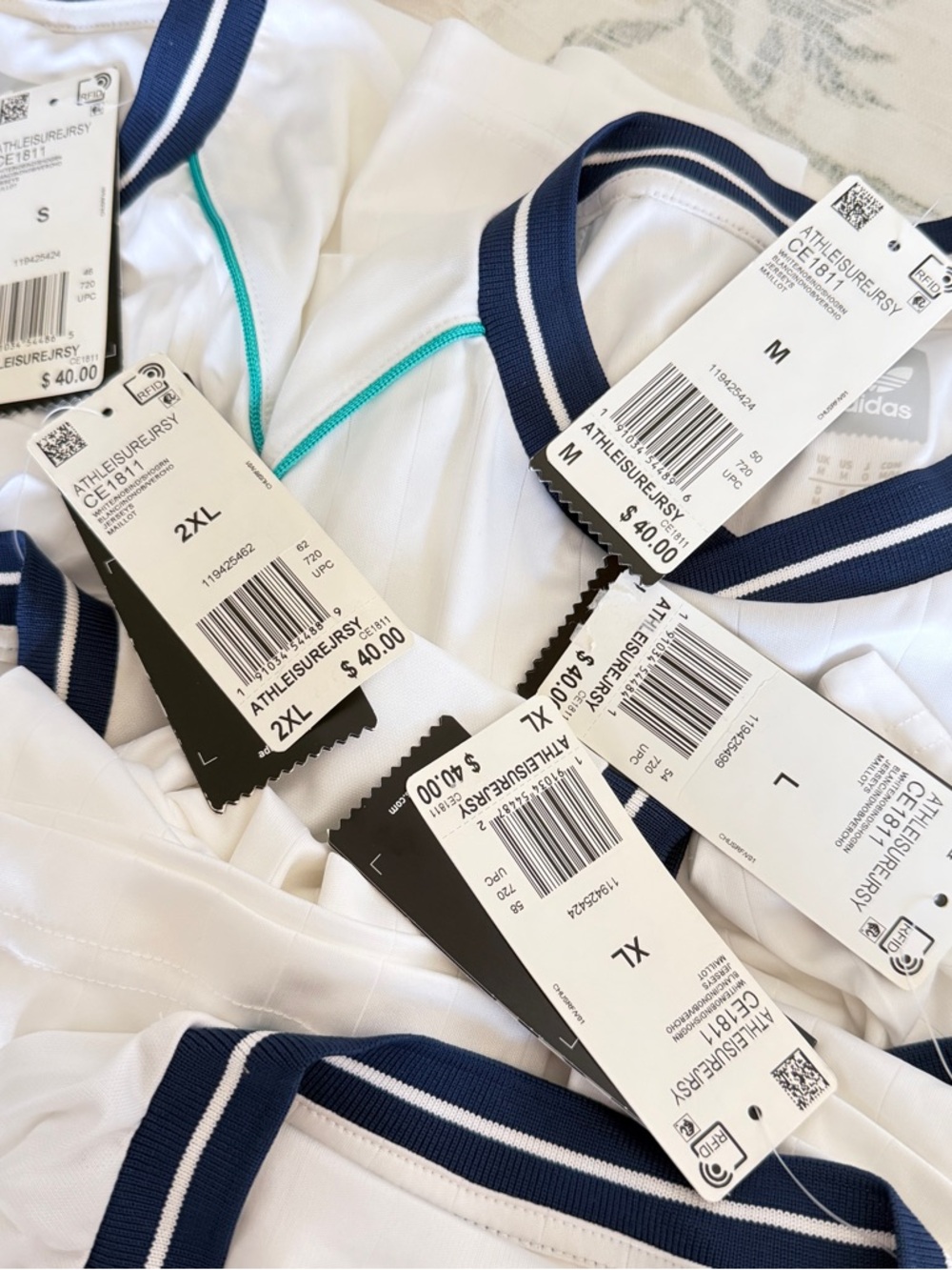 Adidas Originals Mens Athleisure Jersey soccer tee CE1811 - Picture 11 of 16